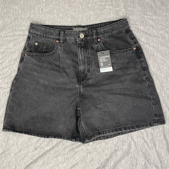 High waisted black jean shorts. - Picture 4 of 4